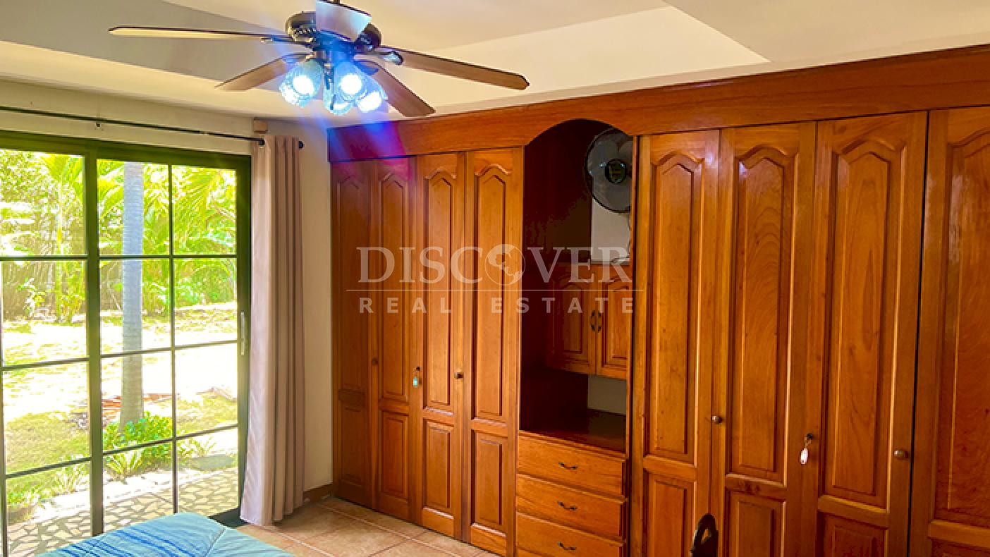 Spacious house for sale in Los Robles