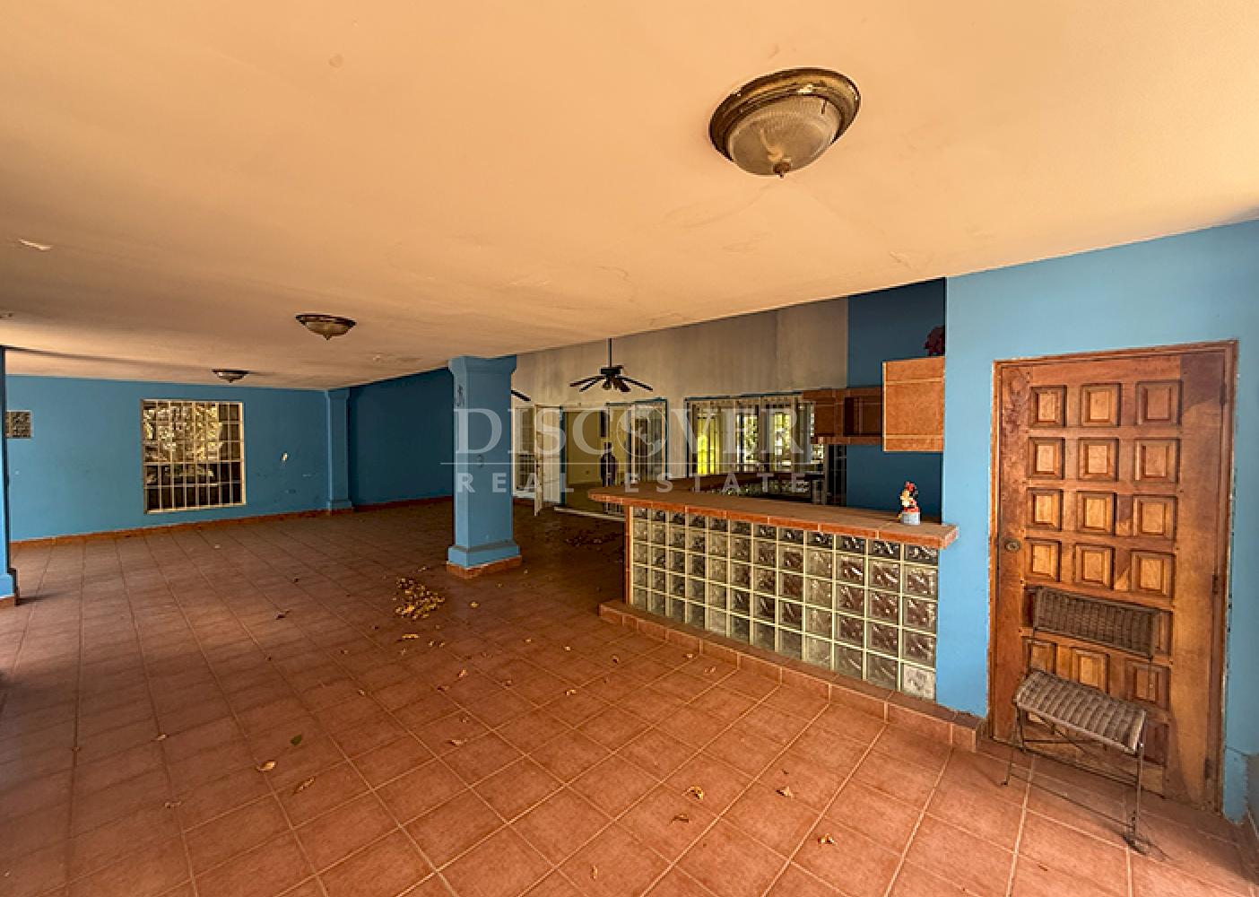 Spacious house for sale on Jean Paul Genie Avenue