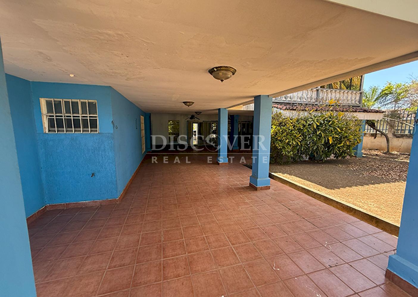 Spacious house for sale on Jean Paul Genie Avenue
