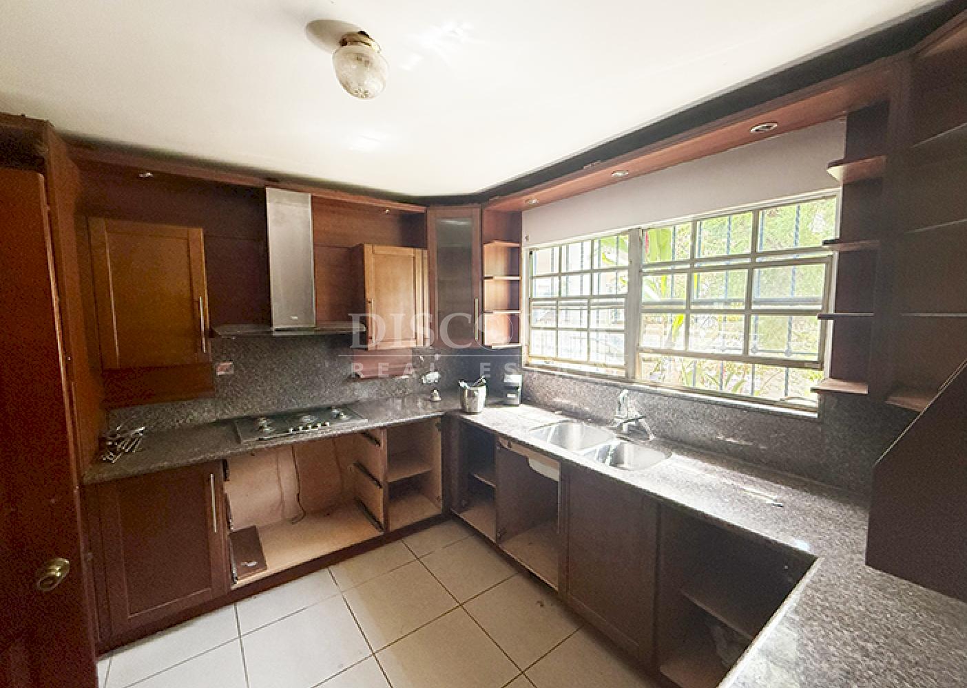 Spacious house for sale on Jean Paul Genie Avenue