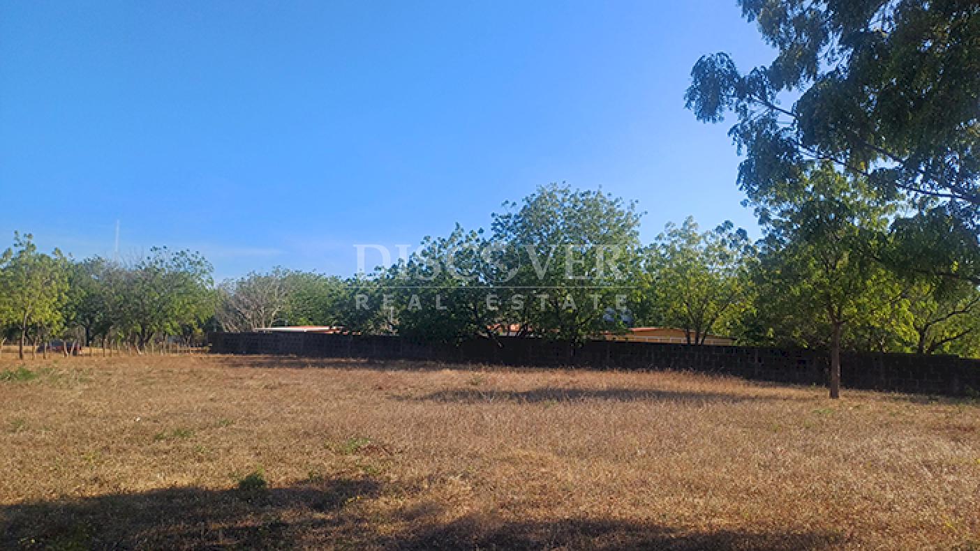  Lots for sale on the exclusive Huehuete Beach