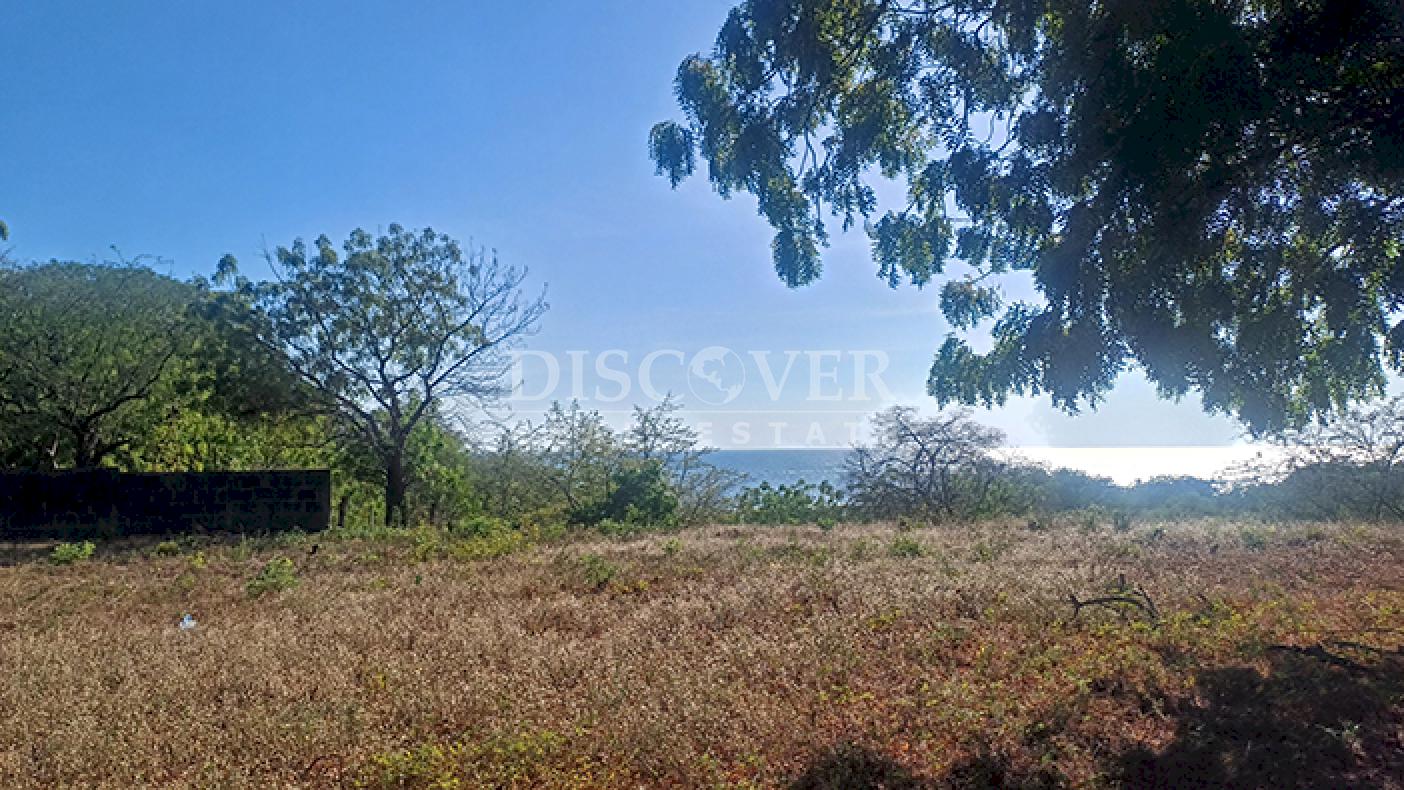  Lots for sale on the exclusive Huehuete Beach