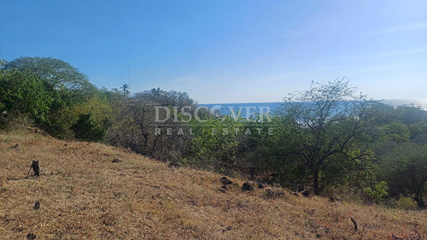  Lots for sale on the exclusive Huehuete Beach