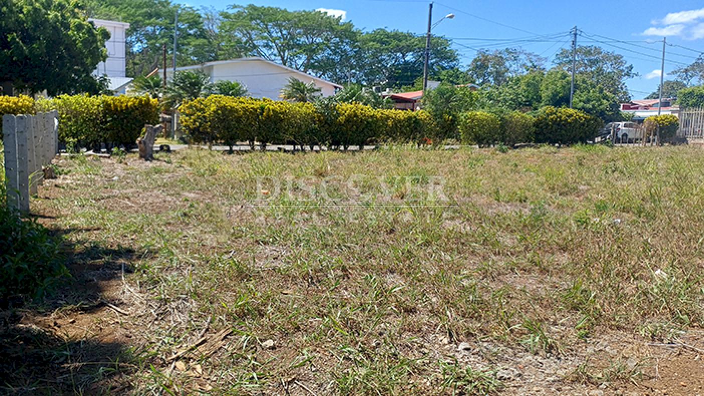 Lots for sale in a residential area in Carazo