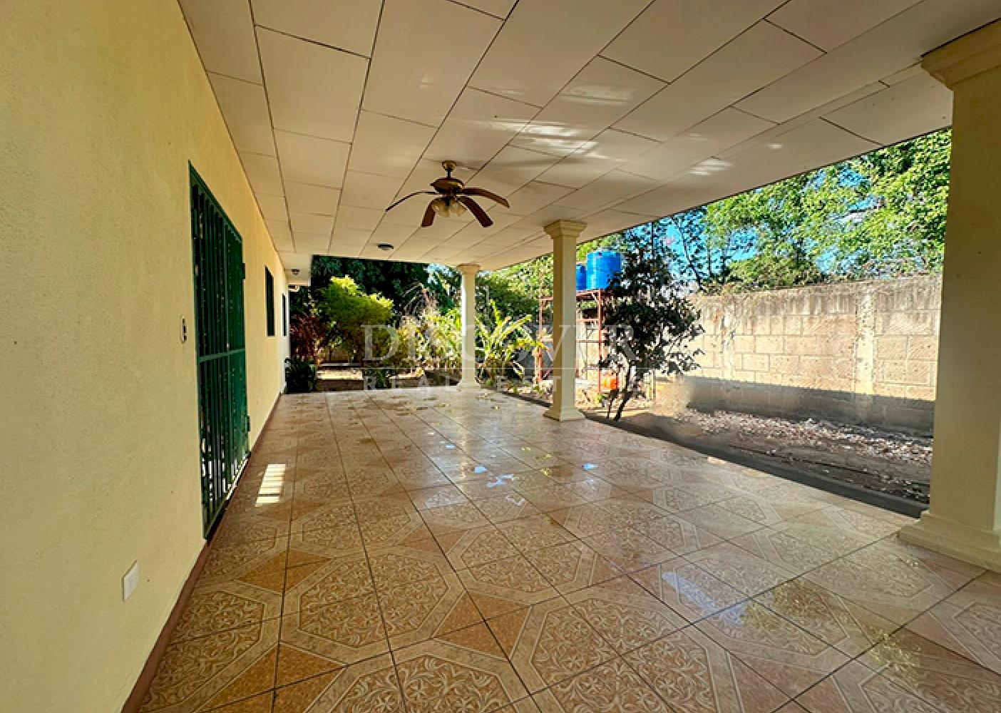  Spacious house for rent on Carretera Vieja in León