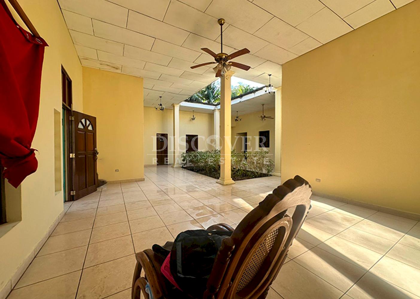  Spacious house for rent on Carretera Vieja in León