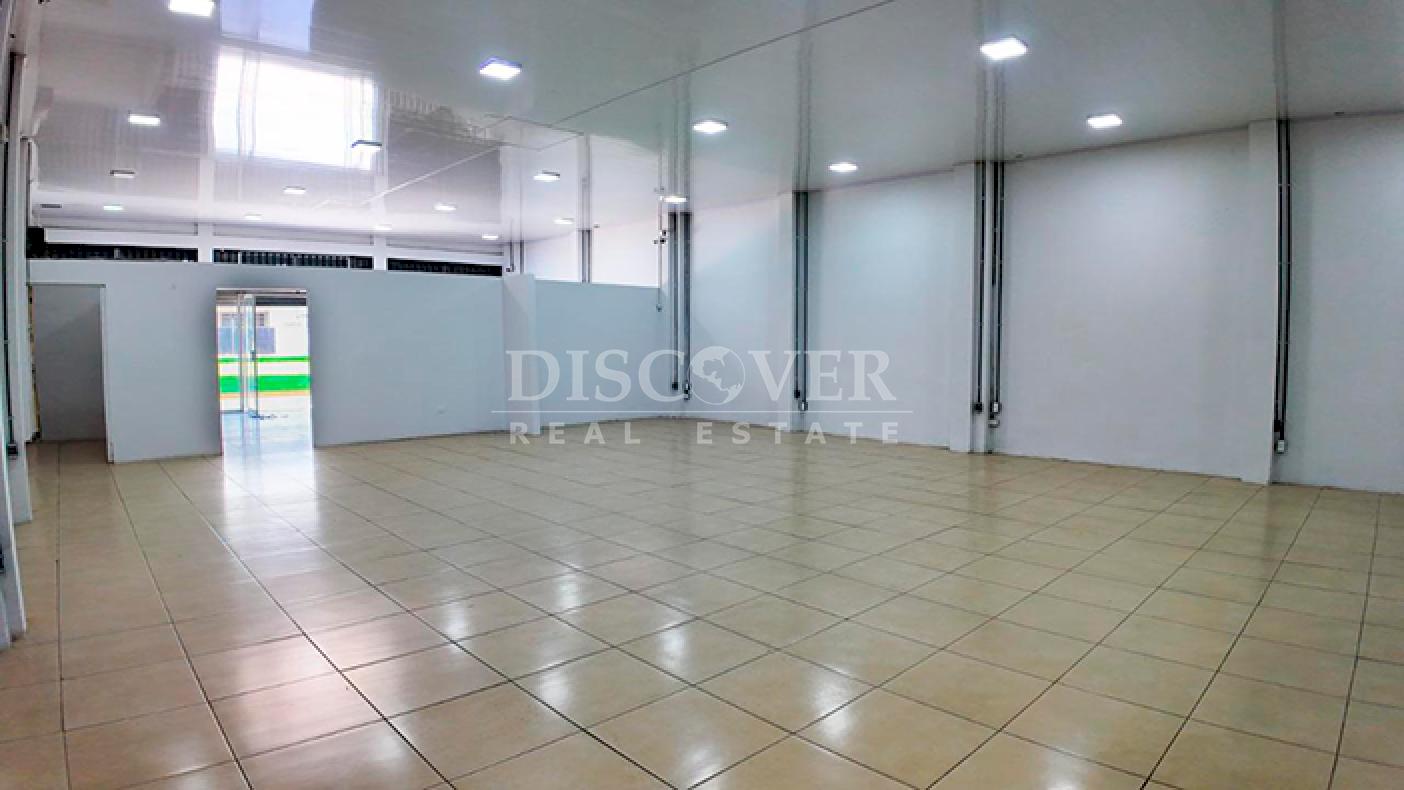 Commercial space for rent and sale on Carretera Norte