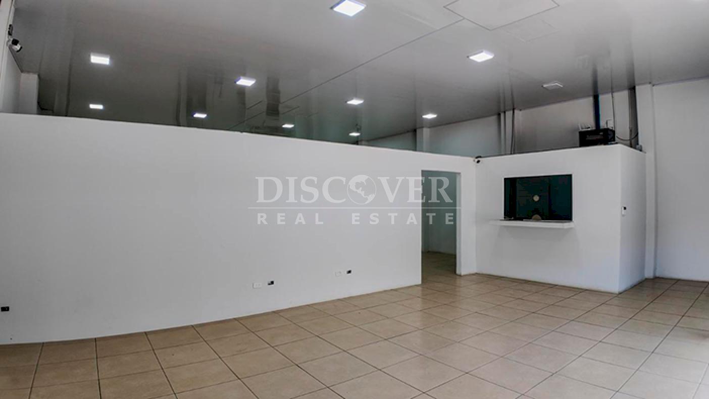 Commercial space for rent and sale on Carretera Norte