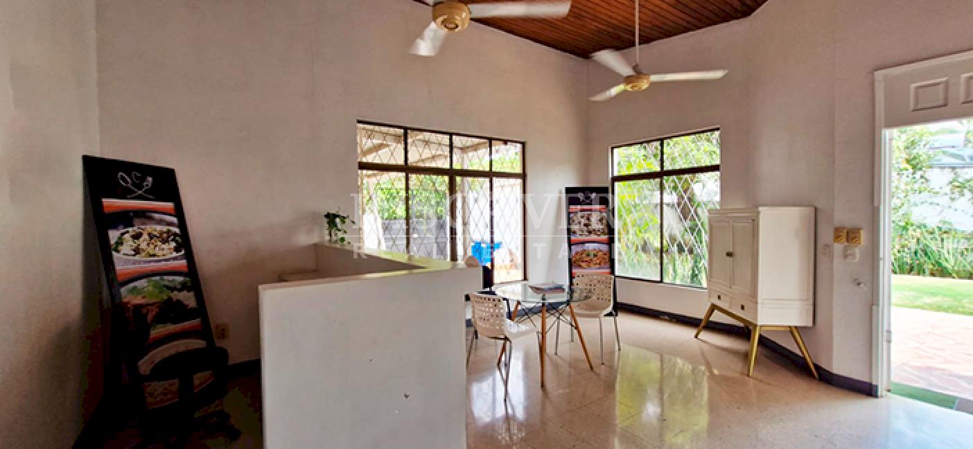 House for rent, ideal for a business or restaurant, in Villa Fontana