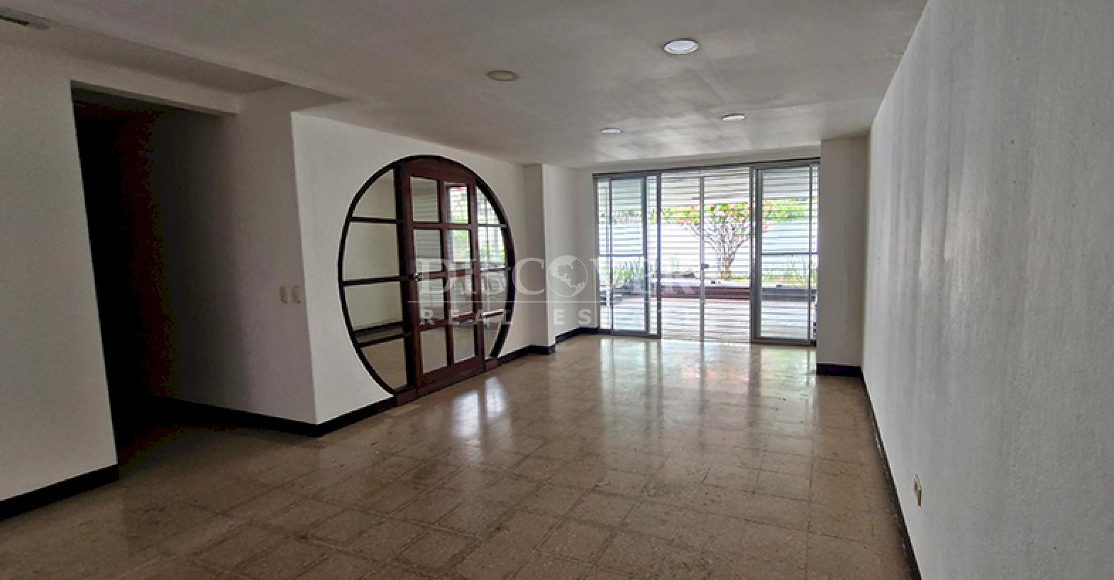  House for rent in Villa Fontana, ideal for a business or as a residence
