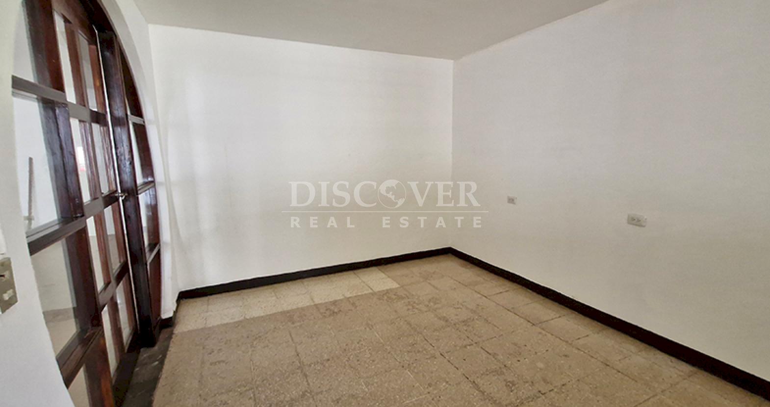 House for rent in Villa Fontana, ideal for a business or as a residence