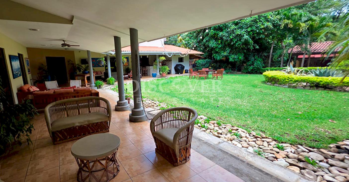  Spacious house for sale/for rent in Las Colinas