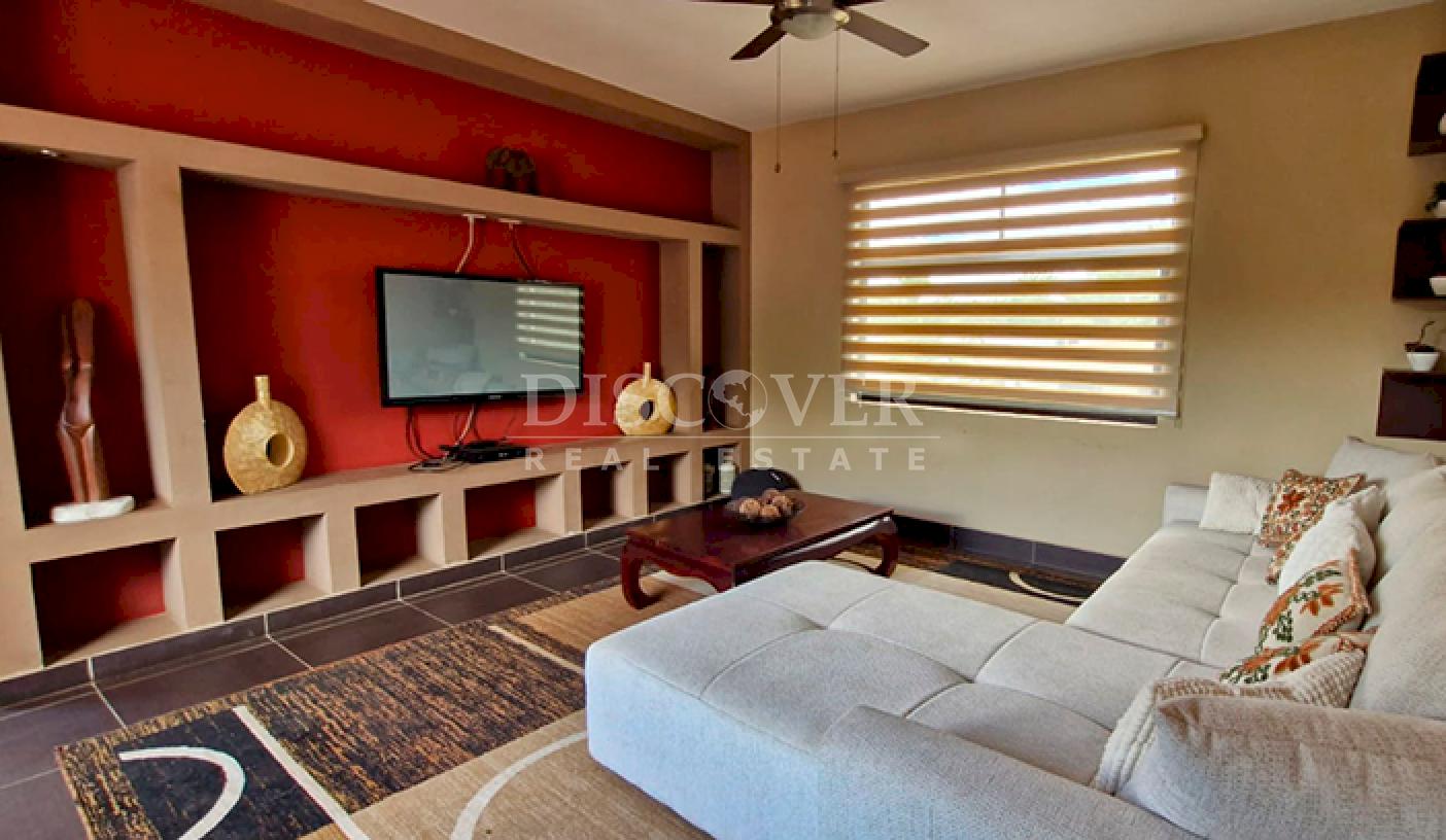  Spacious house for sale/for rent in Las Colinas