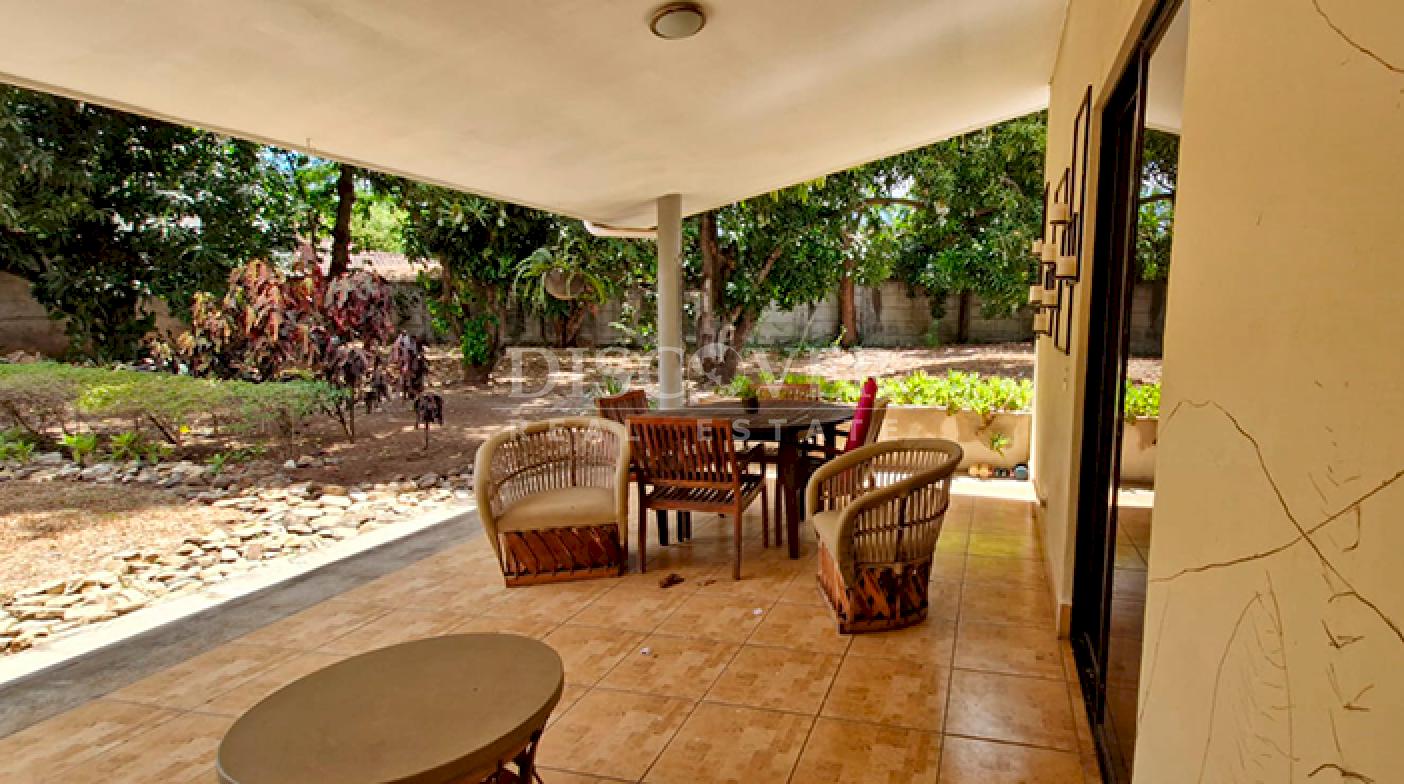  Spacious house for sale/for rent in Las Colinas