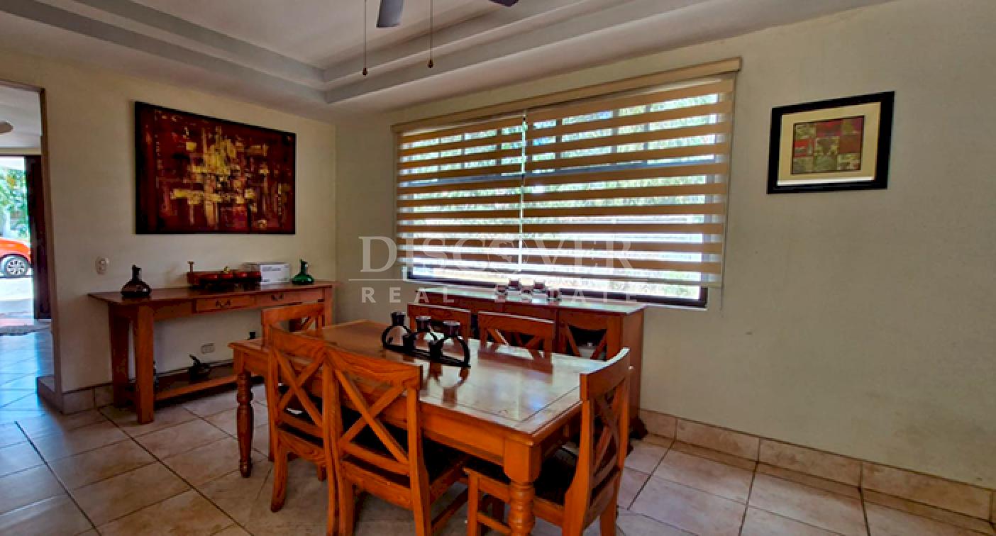  Spacious house for sale/for rent in Las Colinas