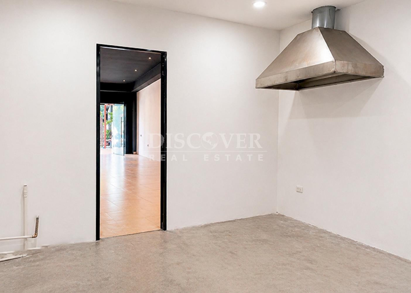 Commercial space for rent in Los Robles