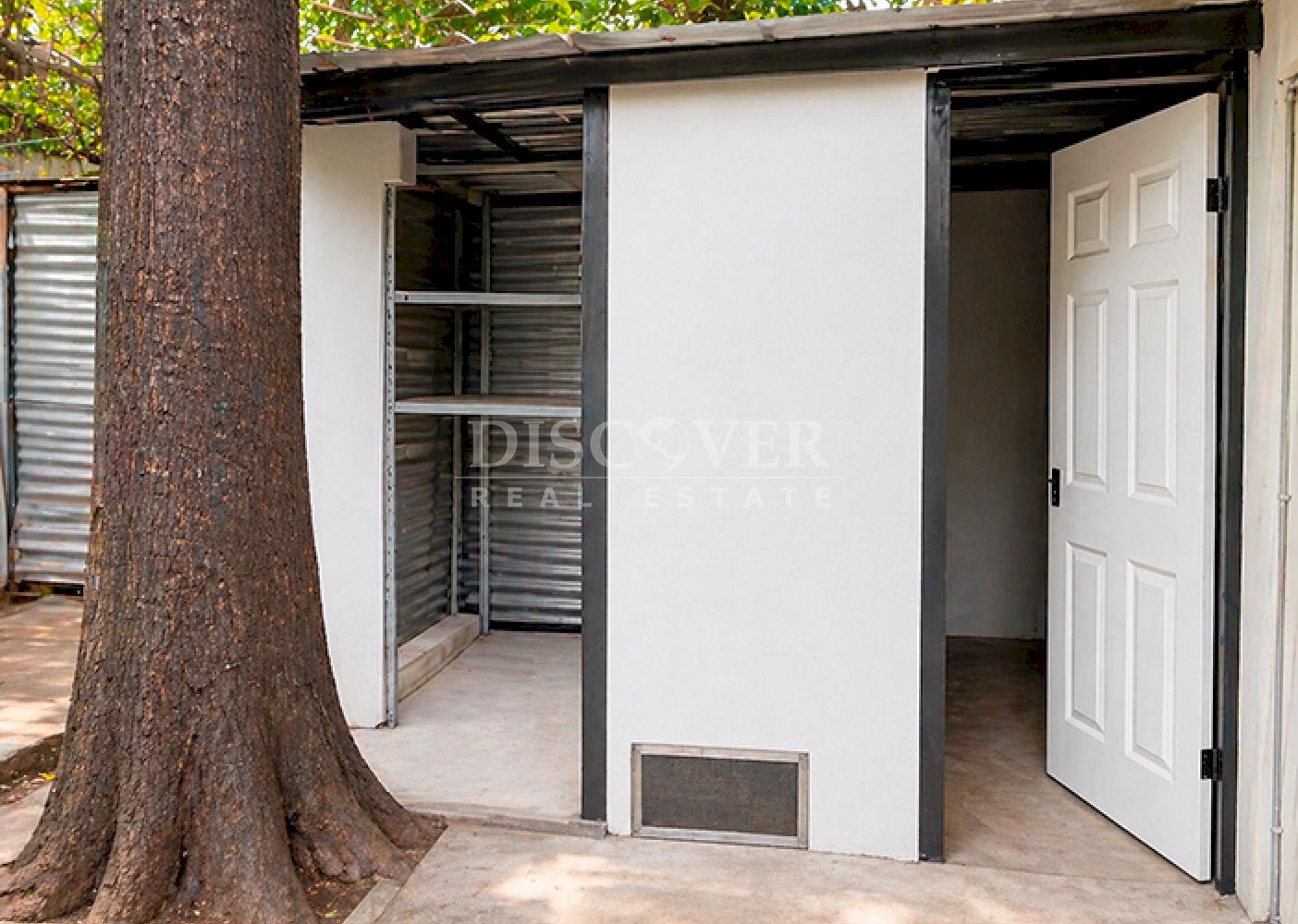 Commercial space for rent in Los Robles