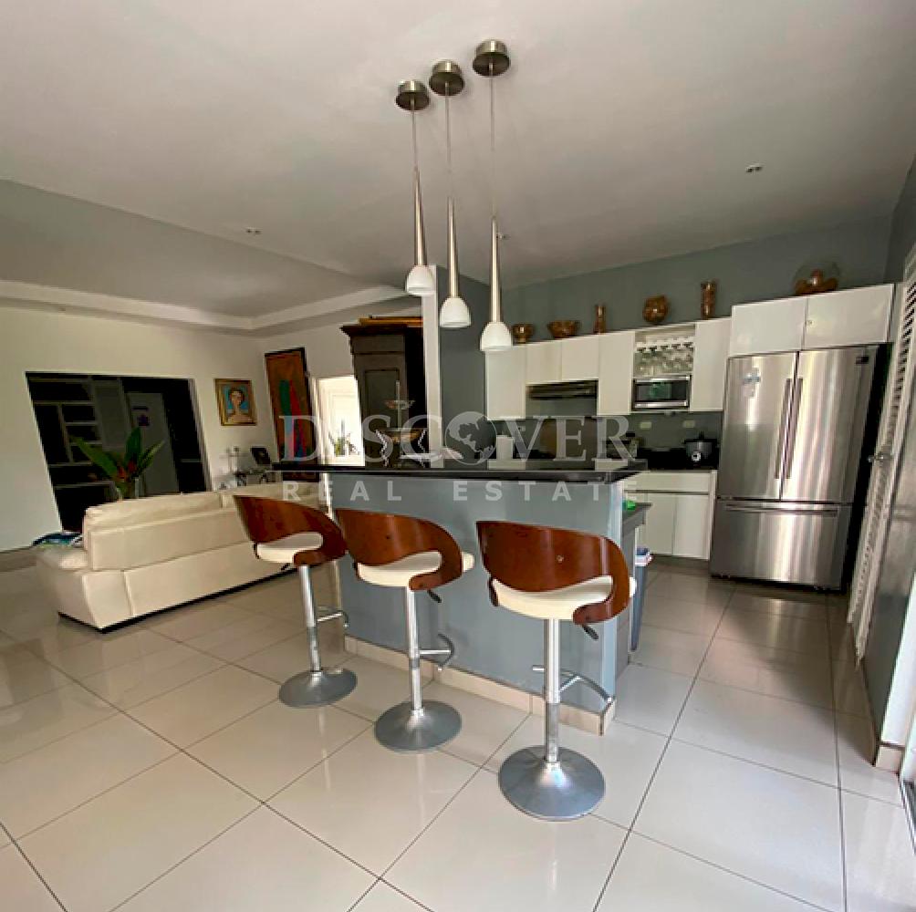  House with a pool for rent on Carretera Sur