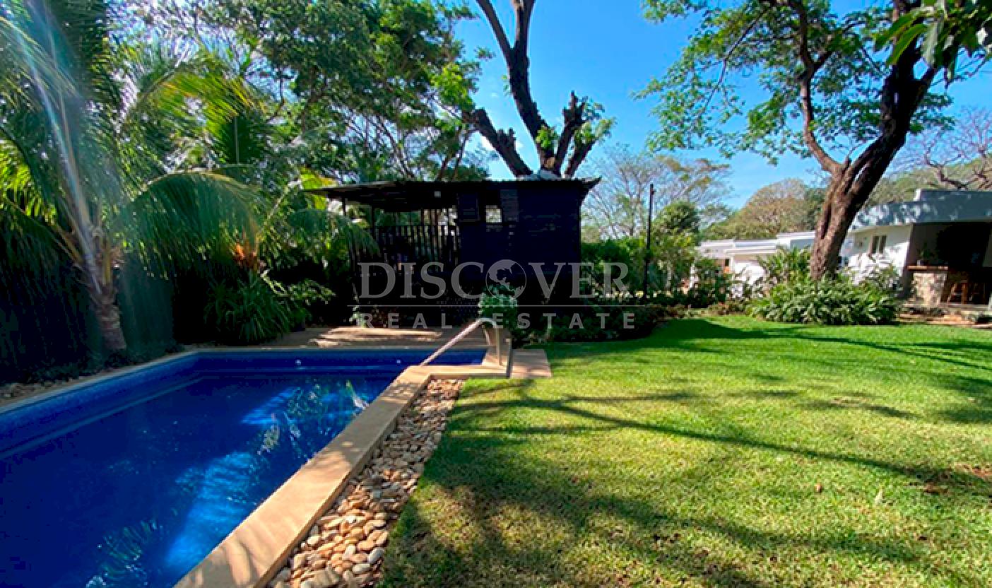  House with a pool for rent on Carretera Sur