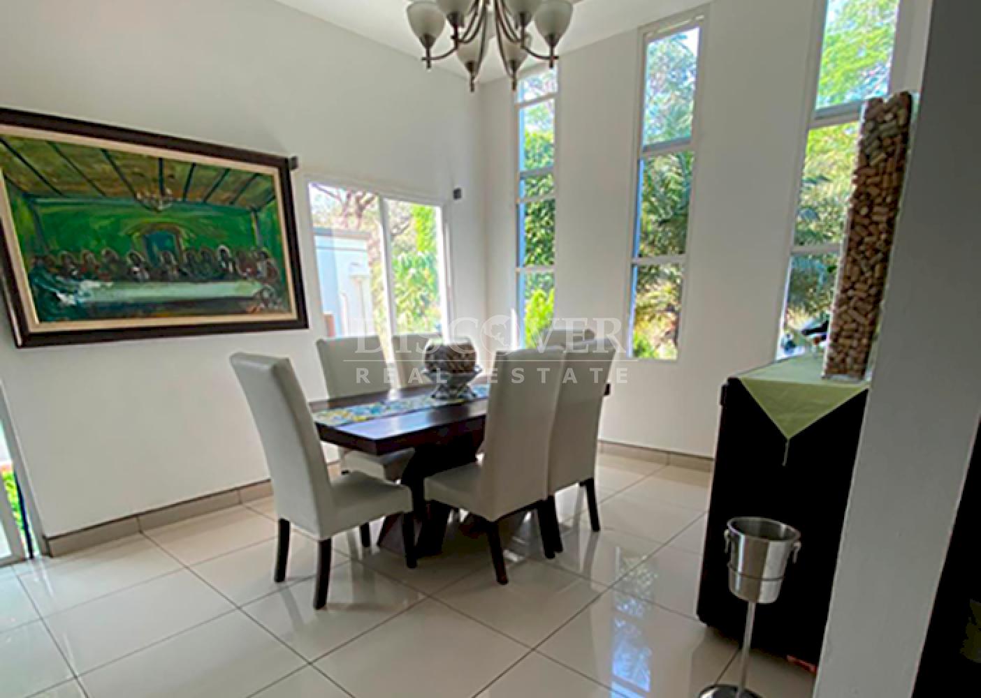  House with a pool for rent on Carretera Sur