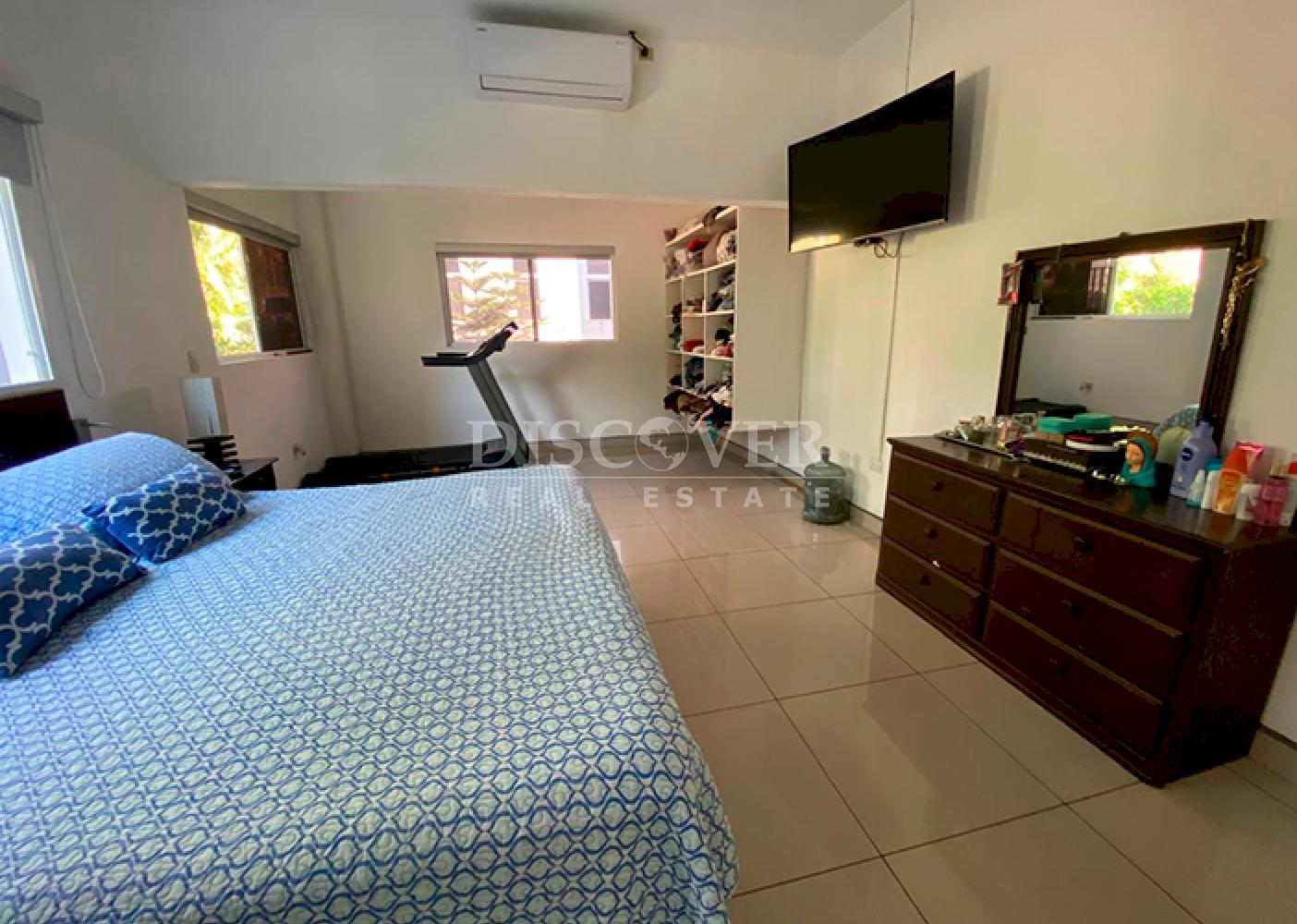  House with a pool for rent on Carretera Sur