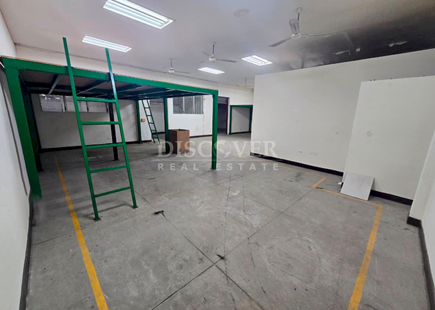 Office/warehouse space for rent in Los Robles 