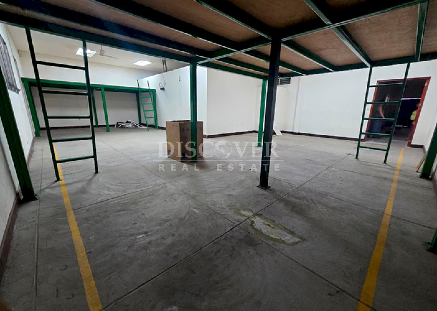 Office/warehouse space for rent in Los Robles 