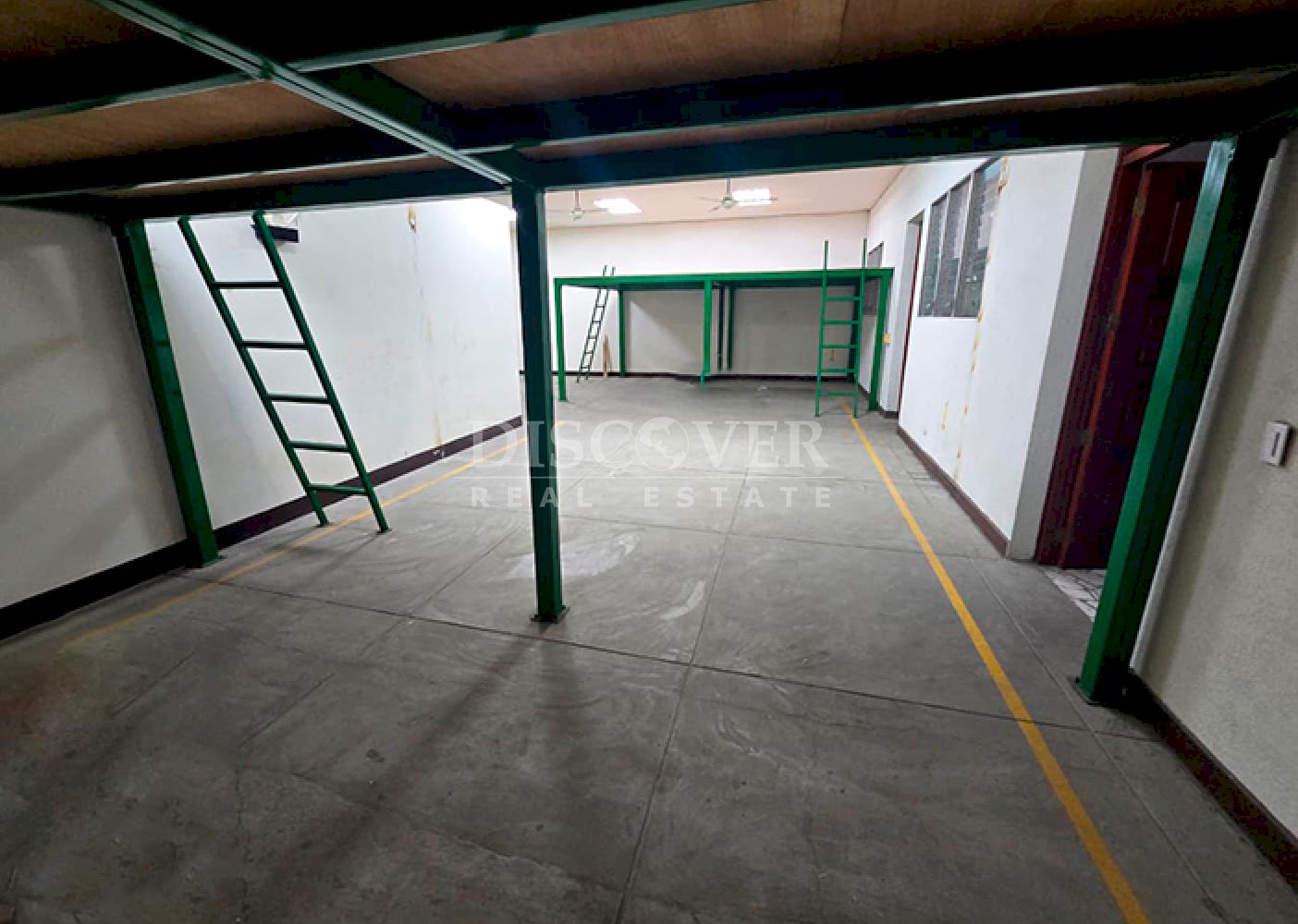 Office/warehouse space for rent in Los Robles 