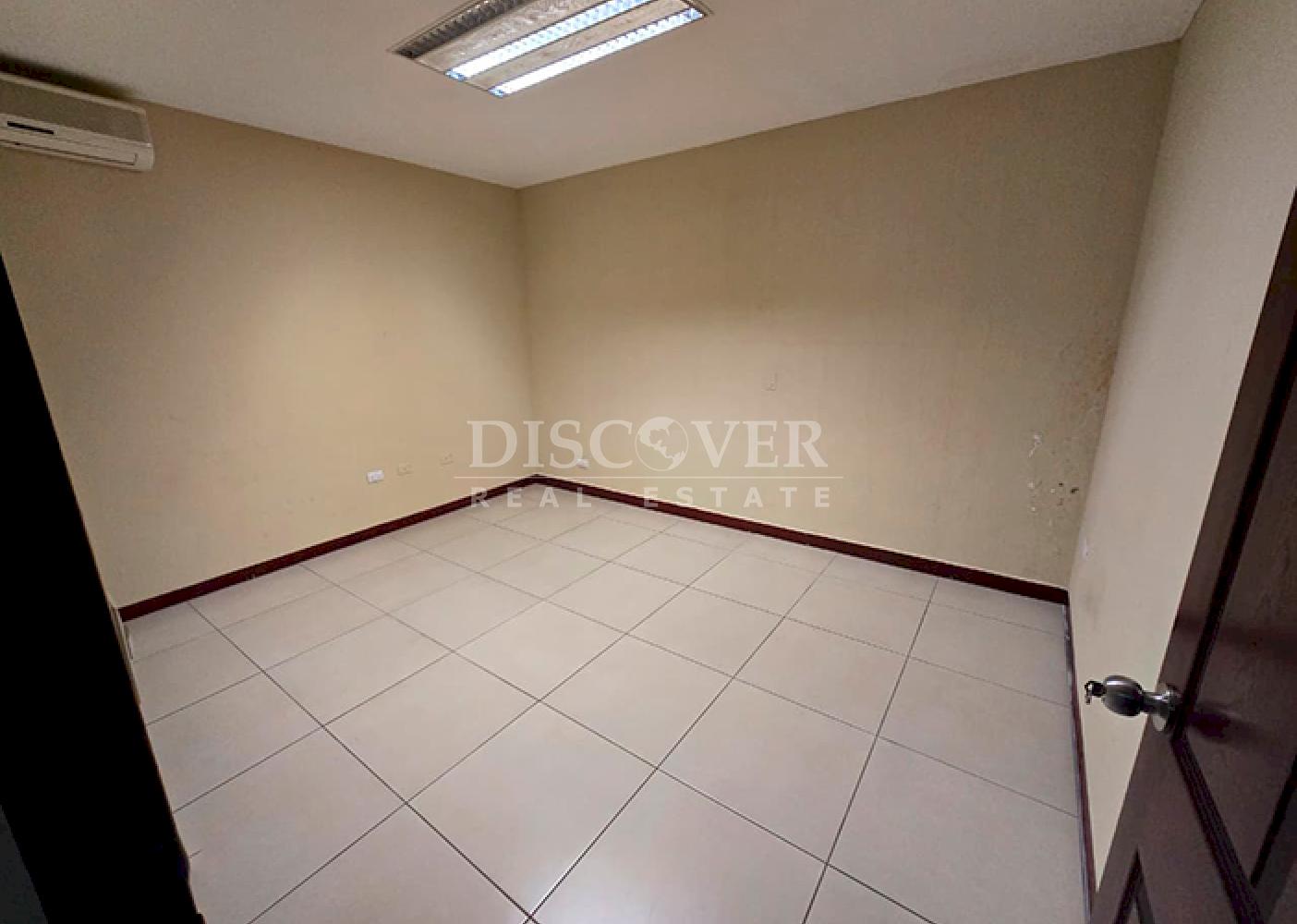 Office/warehouse space for rent in Los Robles 