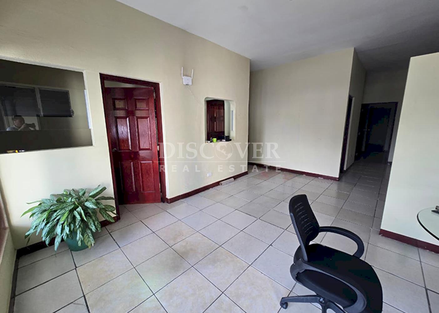 Office/warehouse space for rent in Los Robles 