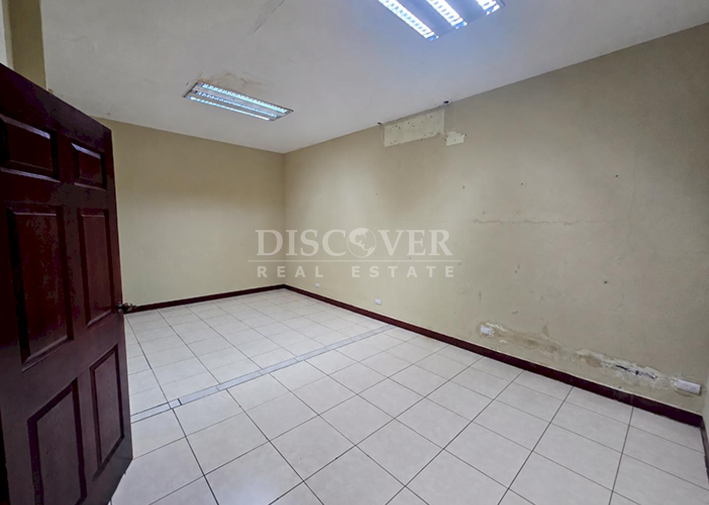 Office/warehouse space for rent in Los Robles 