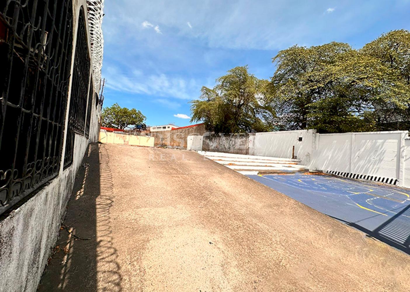  Commercial property for sale in Los Robles
