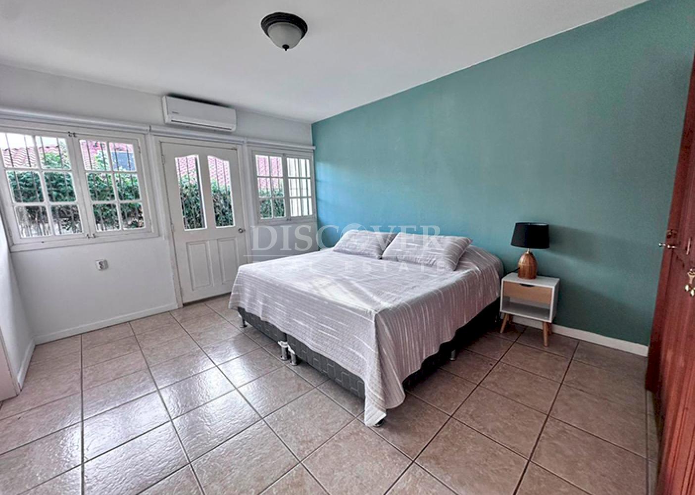  House with a pool for rent on Pista Jean Paul Genie