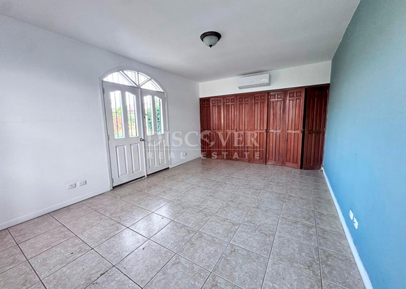  House with a pool for rent on Pista Jean Paul Genie