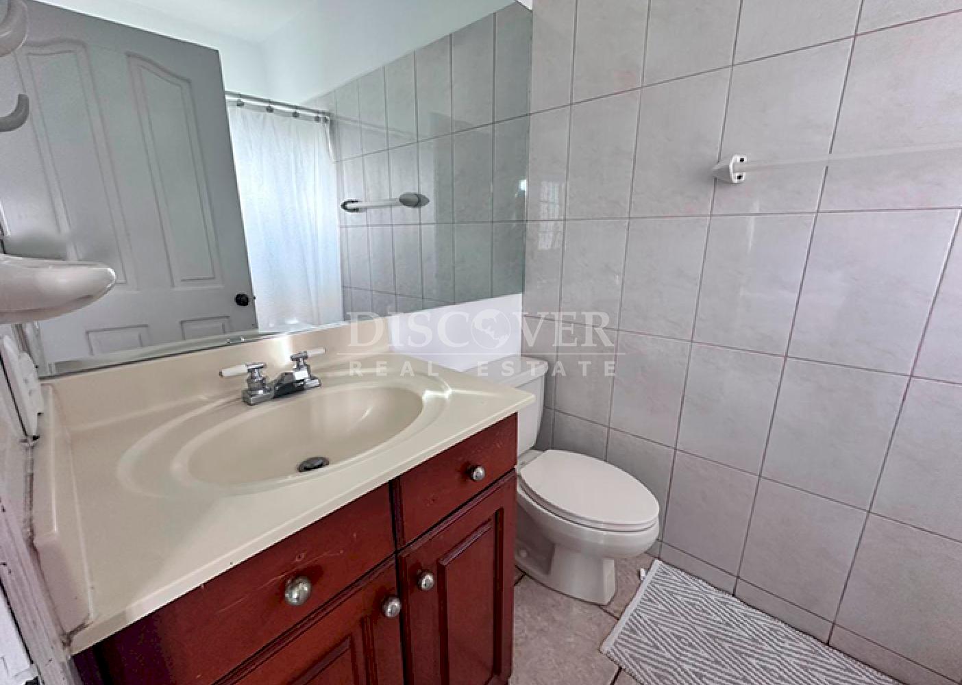  House with a pool for rent on Pista Jean Paul Genie