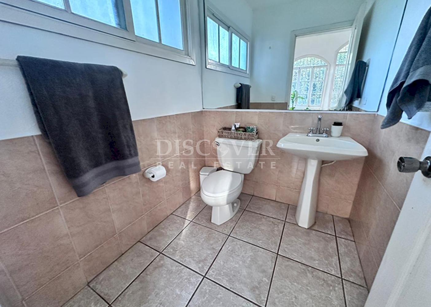  House with a pool for rent on Pista Jean Paul Genie