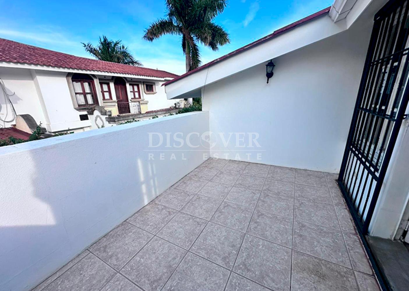  House with a pool for rent on Pista Jean Paul Genie