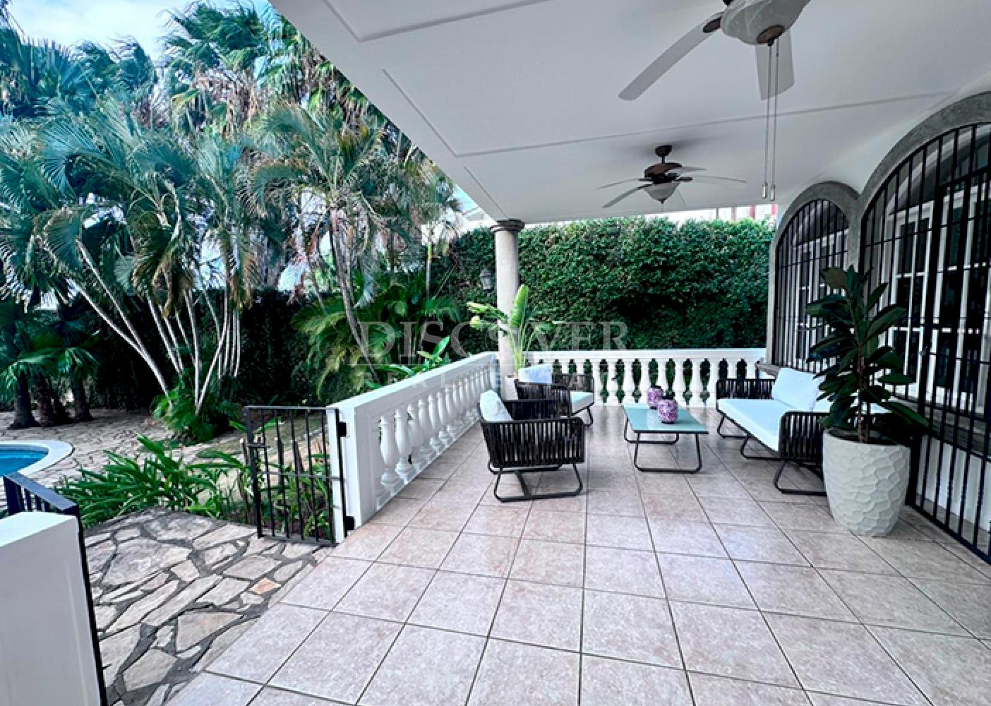  House with a pool for rent on Pista Jean Paul Genie