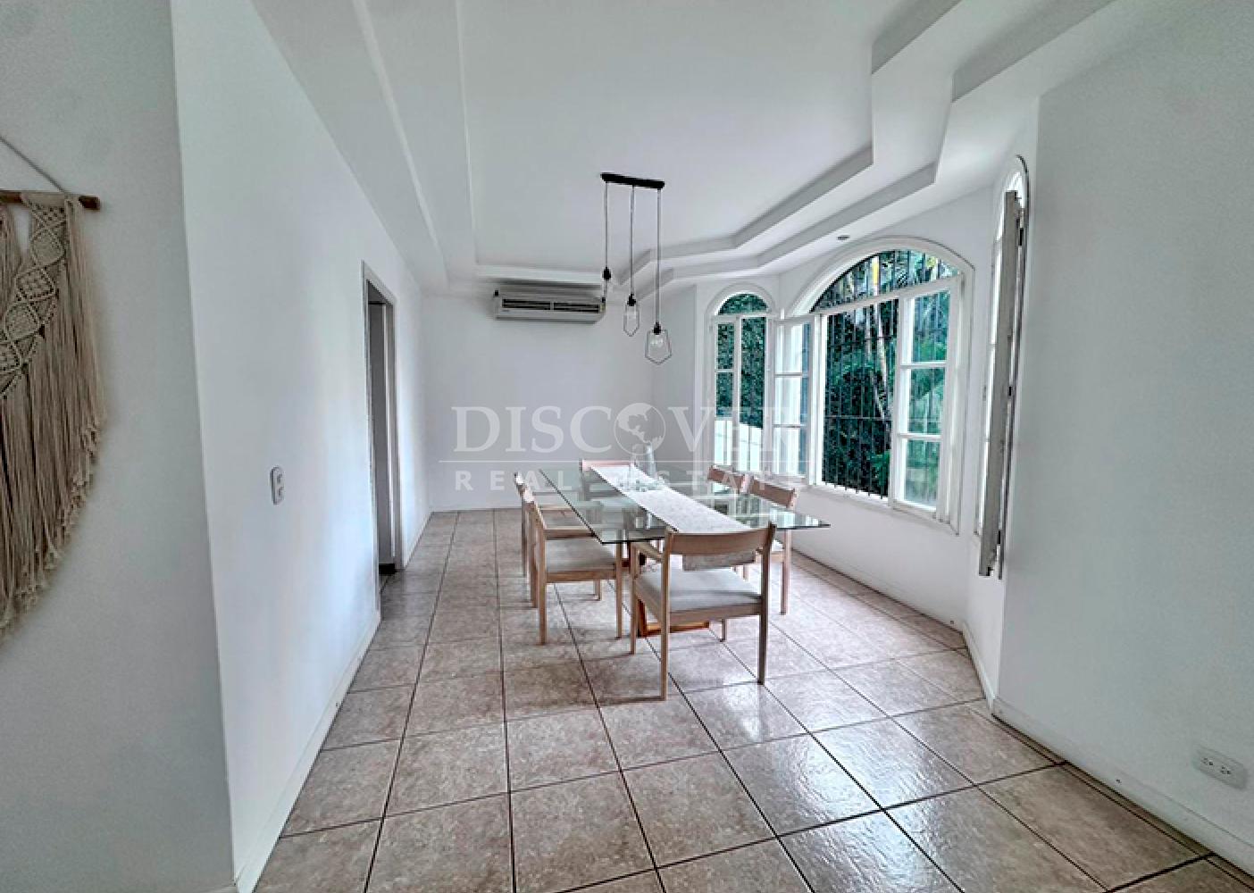  House with a pool for rent on Pista Jean Paul Genie