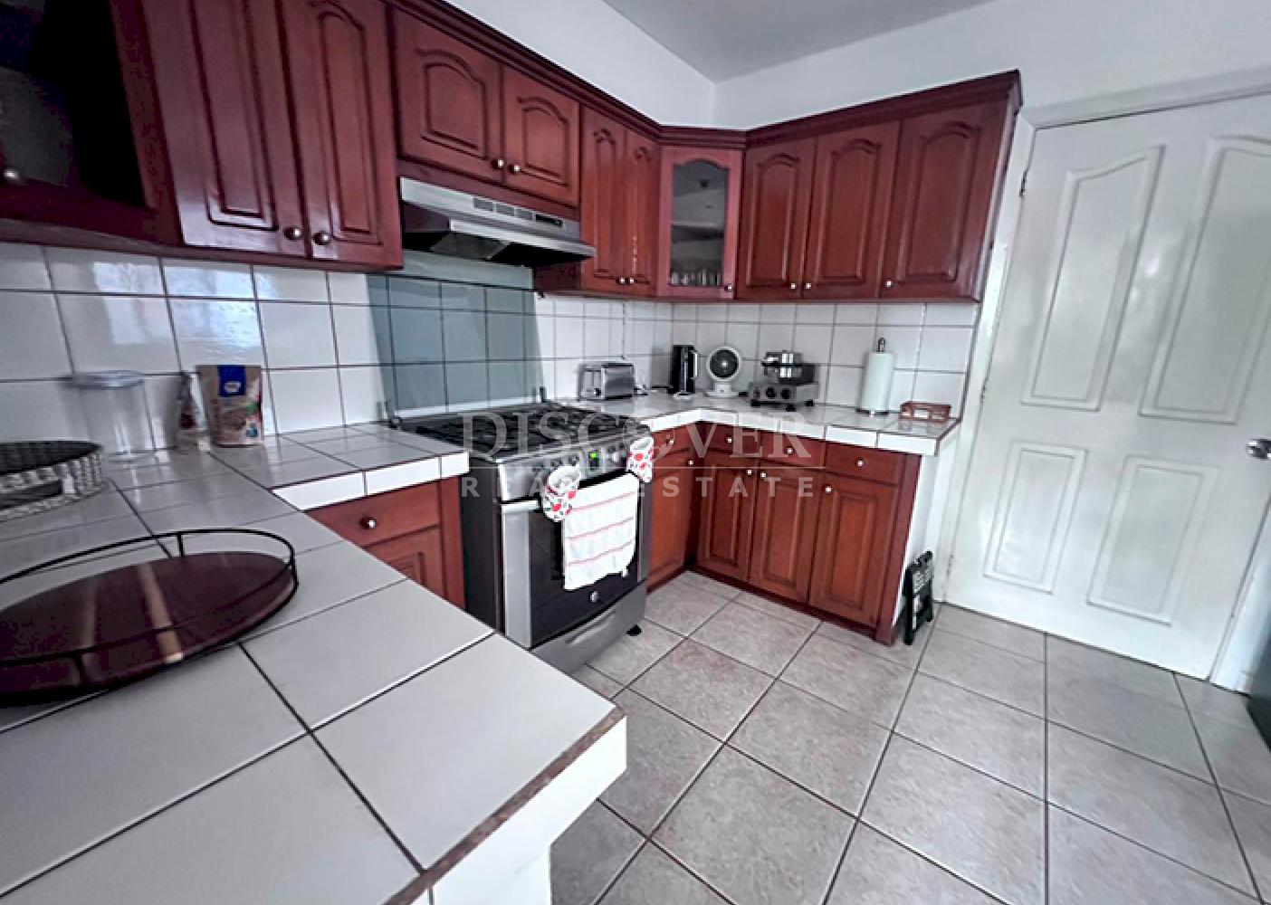  House with a pool for rent on Pista Jean Paul Genie