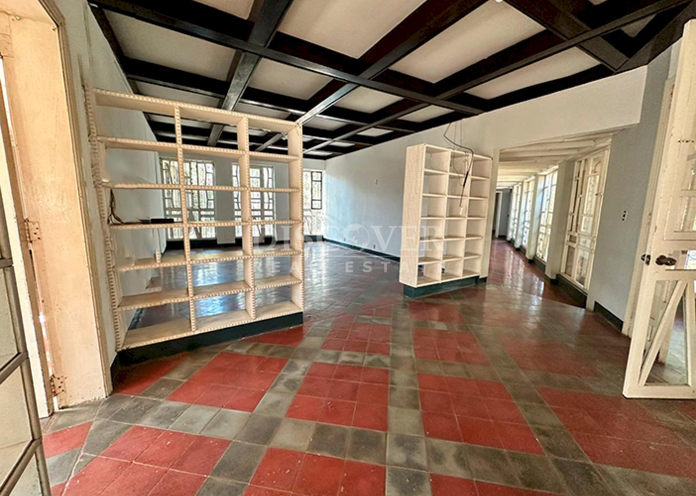 Spacious house for rent on Carretera Sur