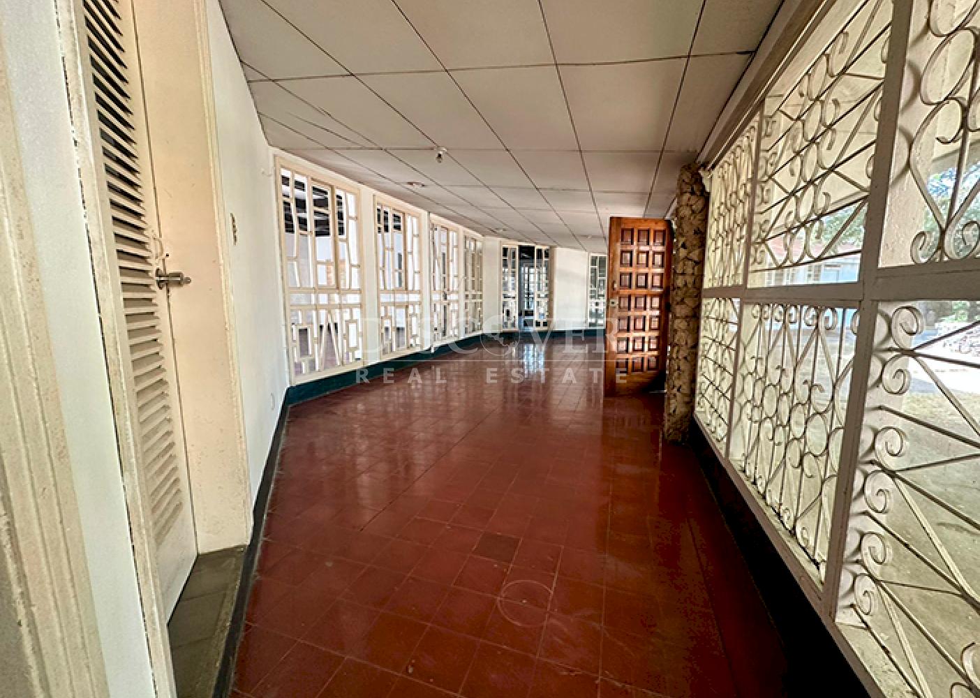 Spacious house for rent on Carretera Sur