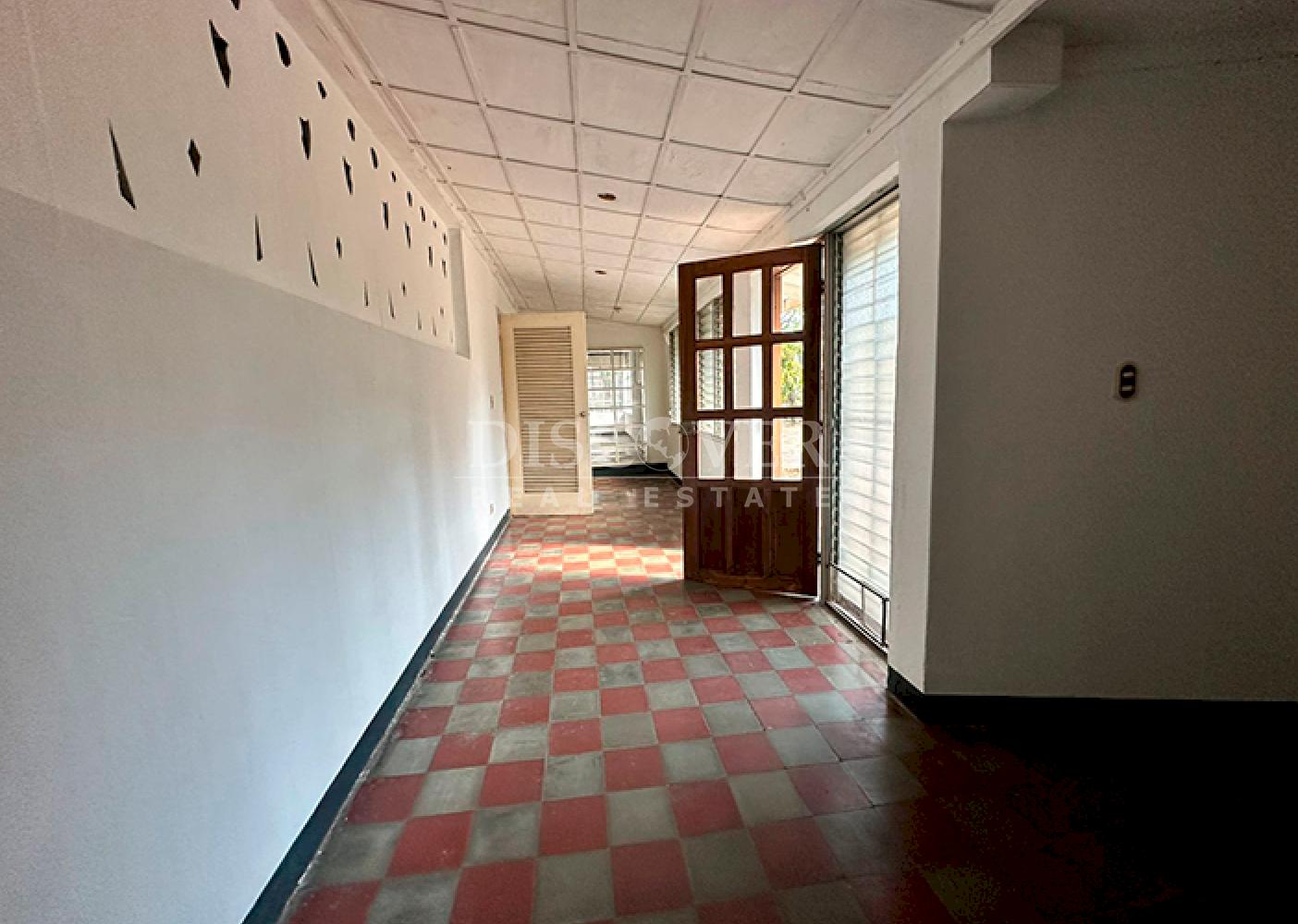 Spacious house for rent on Carretera Sur