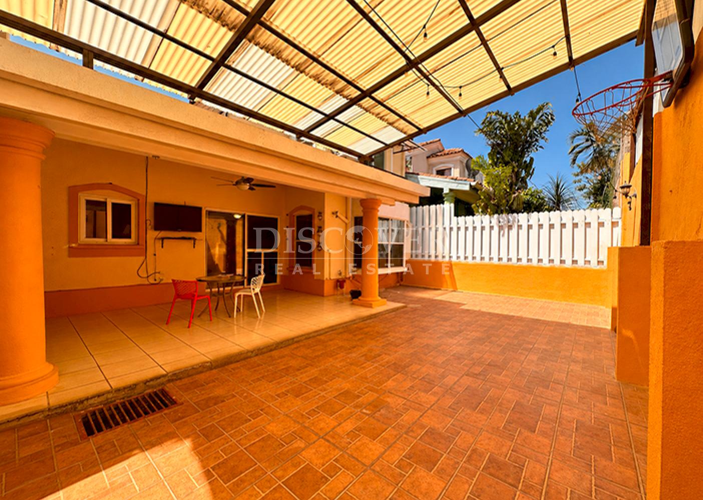  House for rent in a gated community in Villa Fontana
