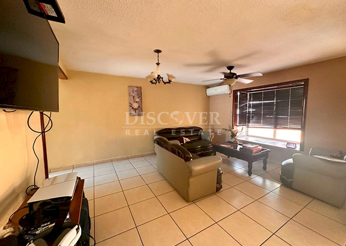  House for rent in a gated community in Villa Fontana