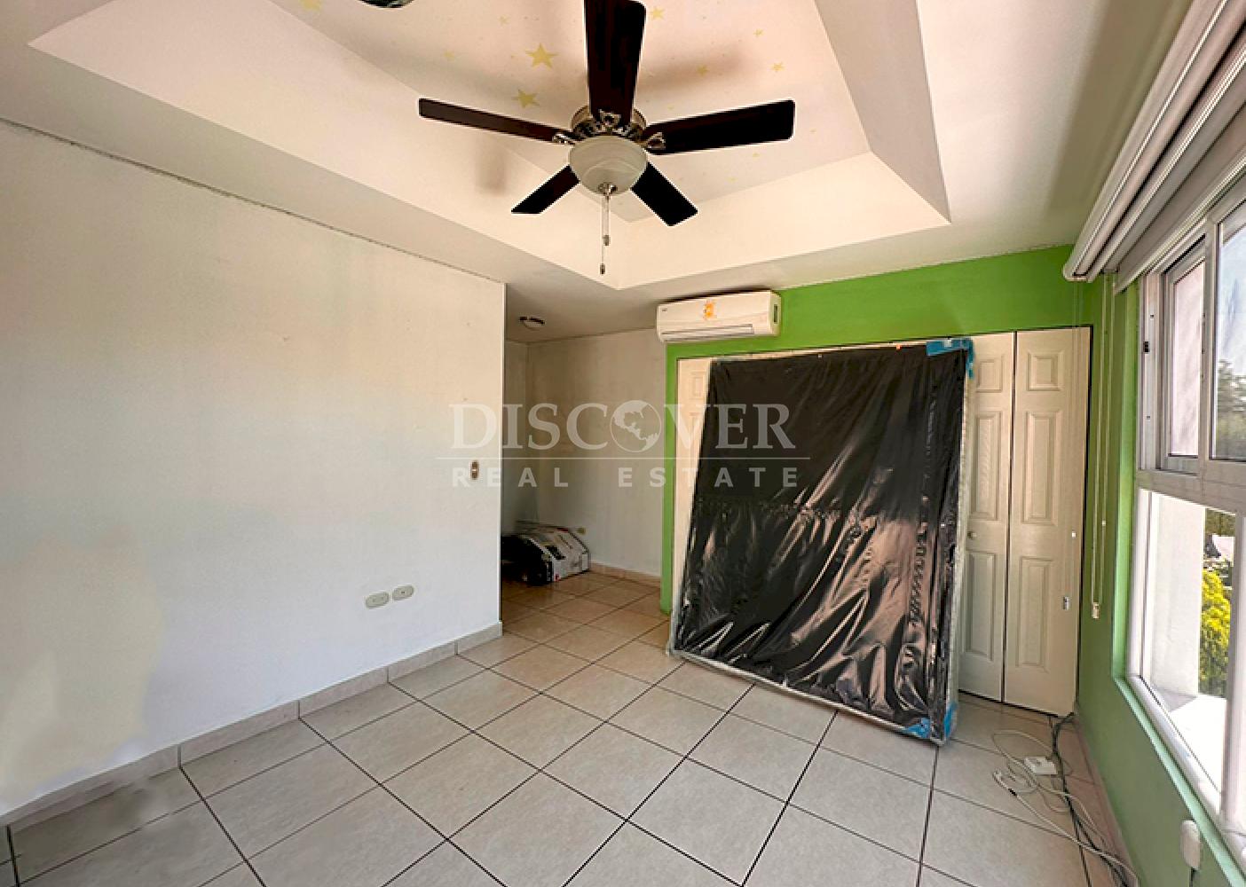  House for rent in a gated community in Villa Fontana