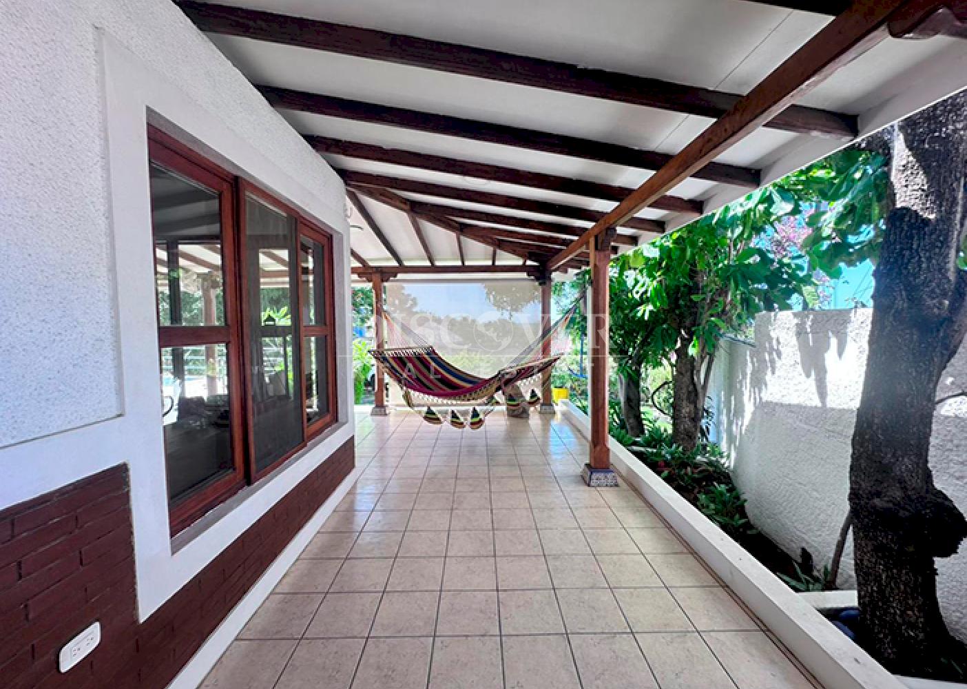 Cozy house for sale on Pochomil Beach