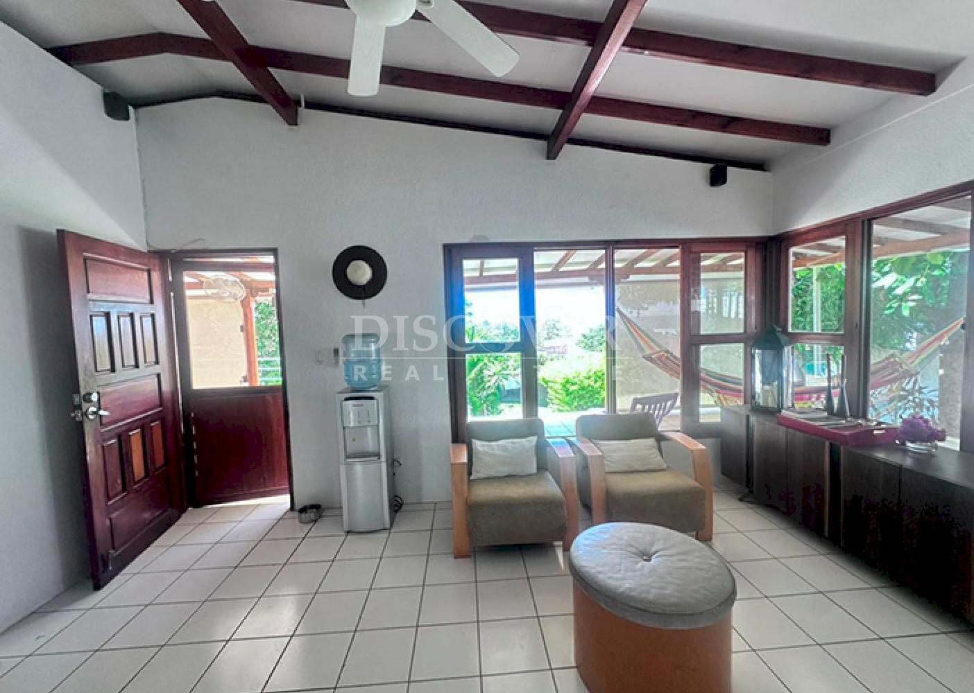 Cozy house for sale on Pochomil Beach