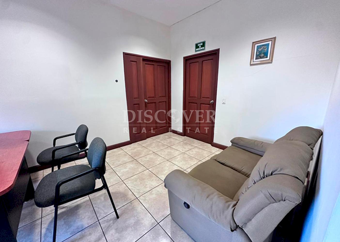  Office building for sale on Pista Suburbana