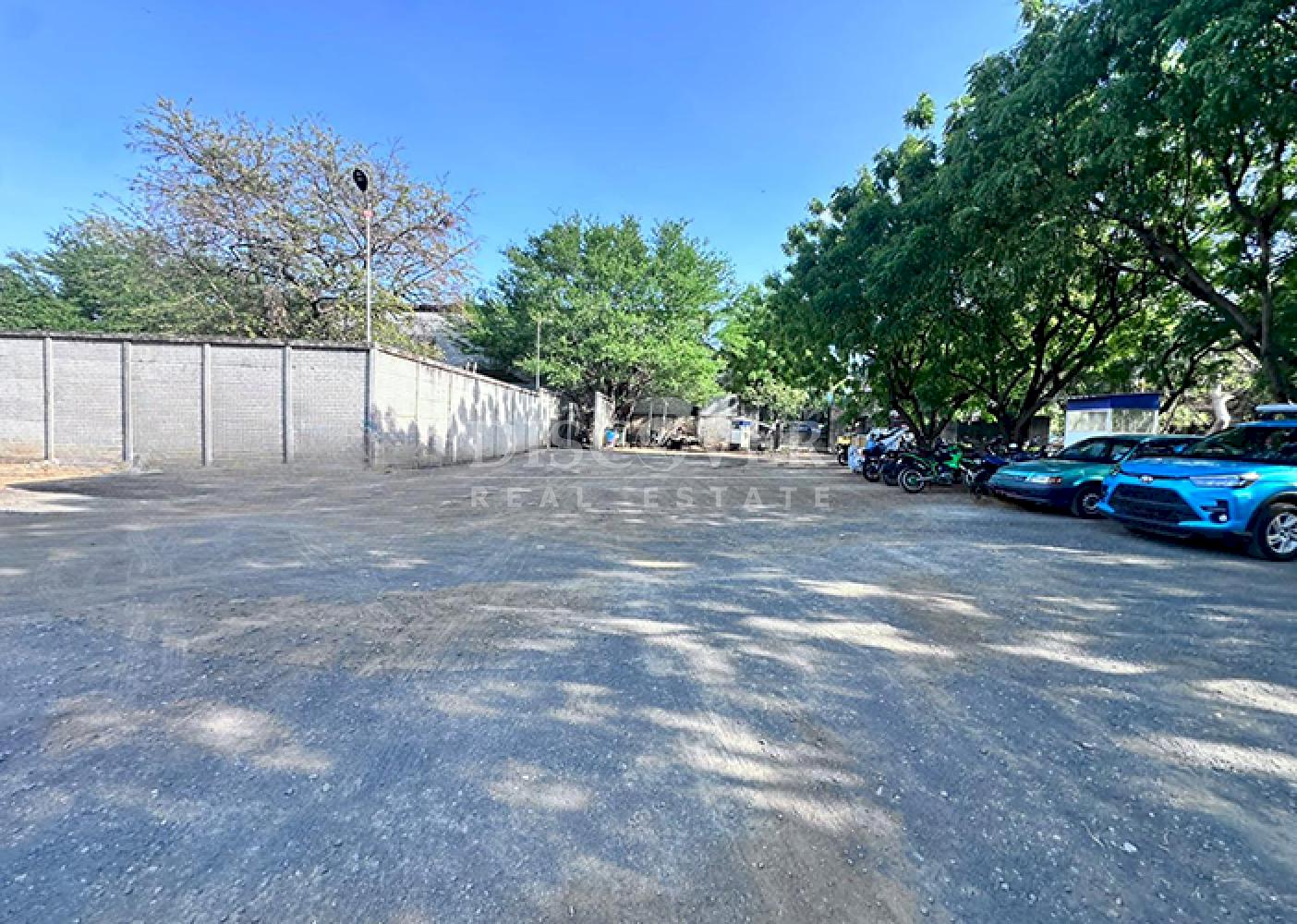 Office building for sale on Pista Suburbana